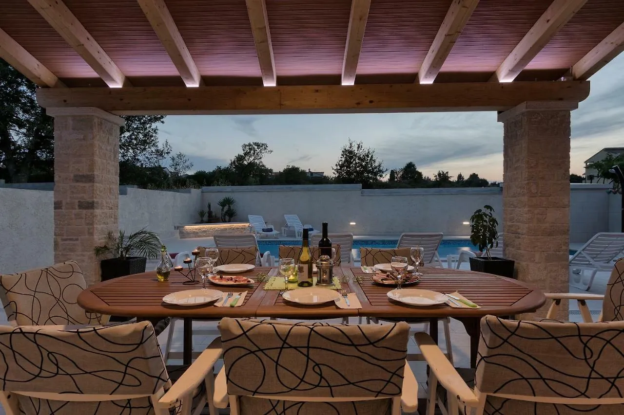 Holiday Home Nikol Pula