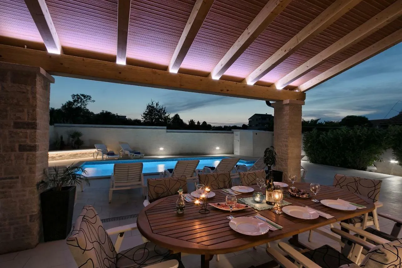 Holiday Home Nikol Pula