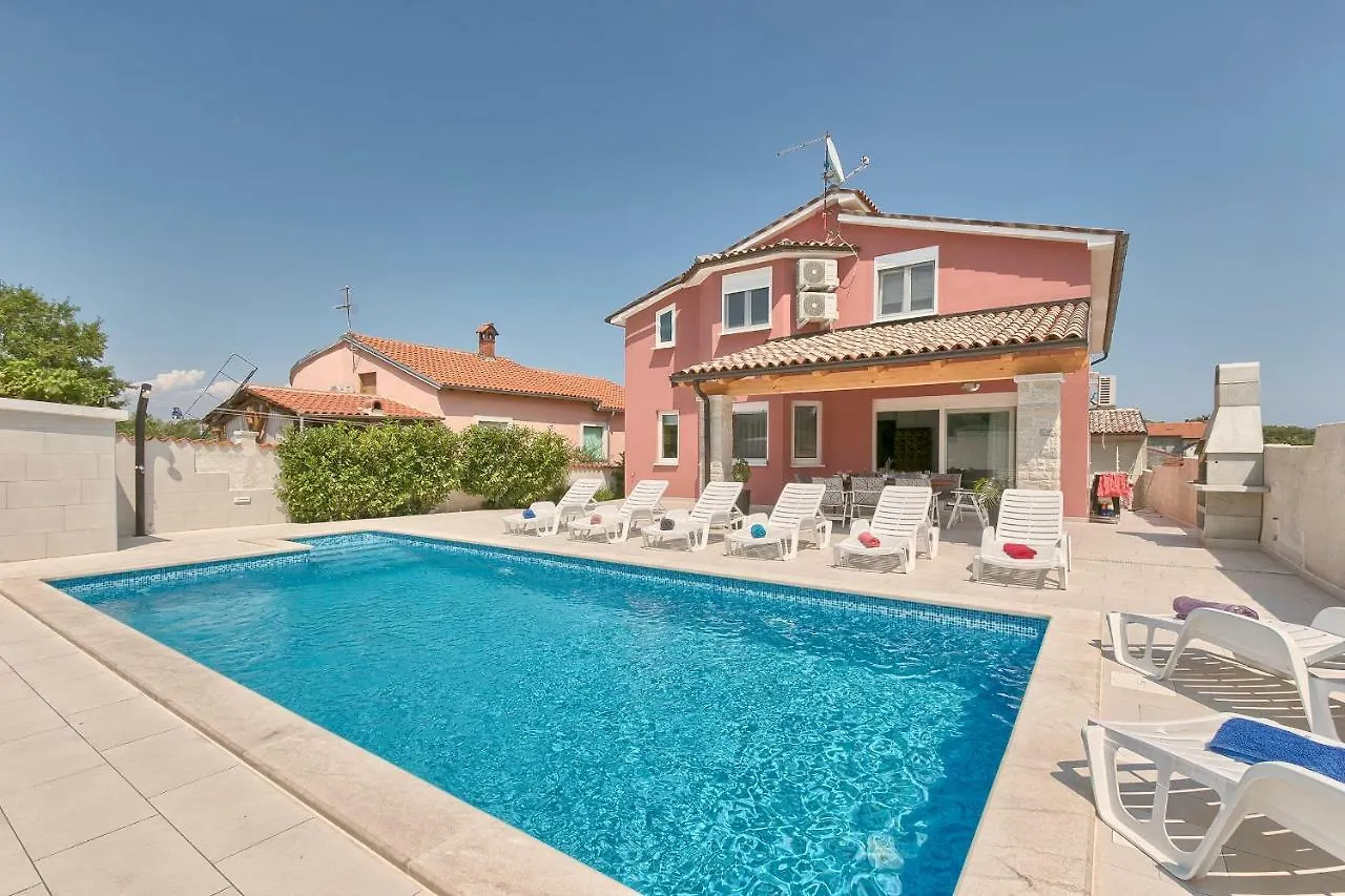 Holiday Home Nikol Pula